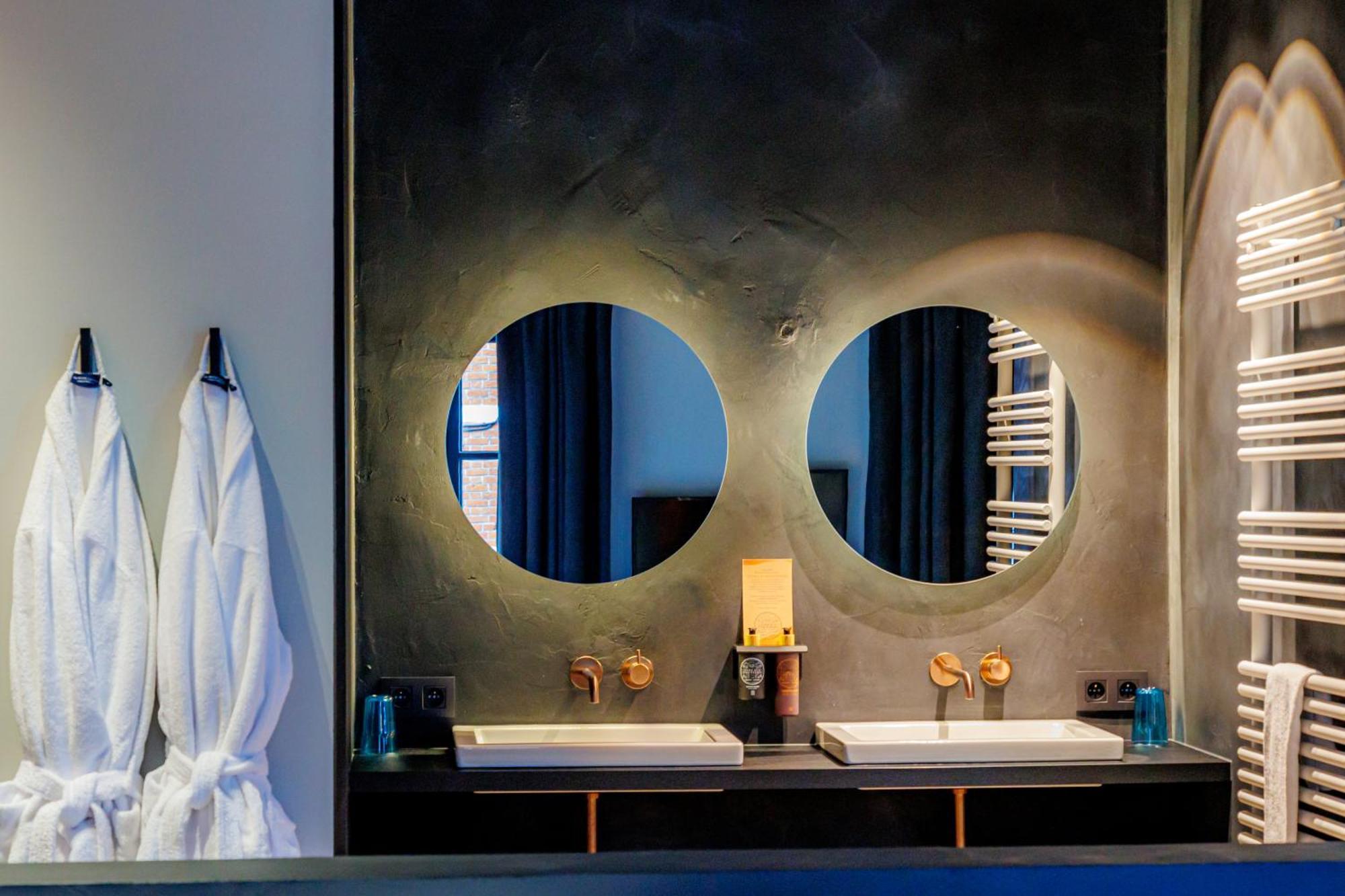 Hotel Montanus บรูจส์ ภายนอก รูปภาพ